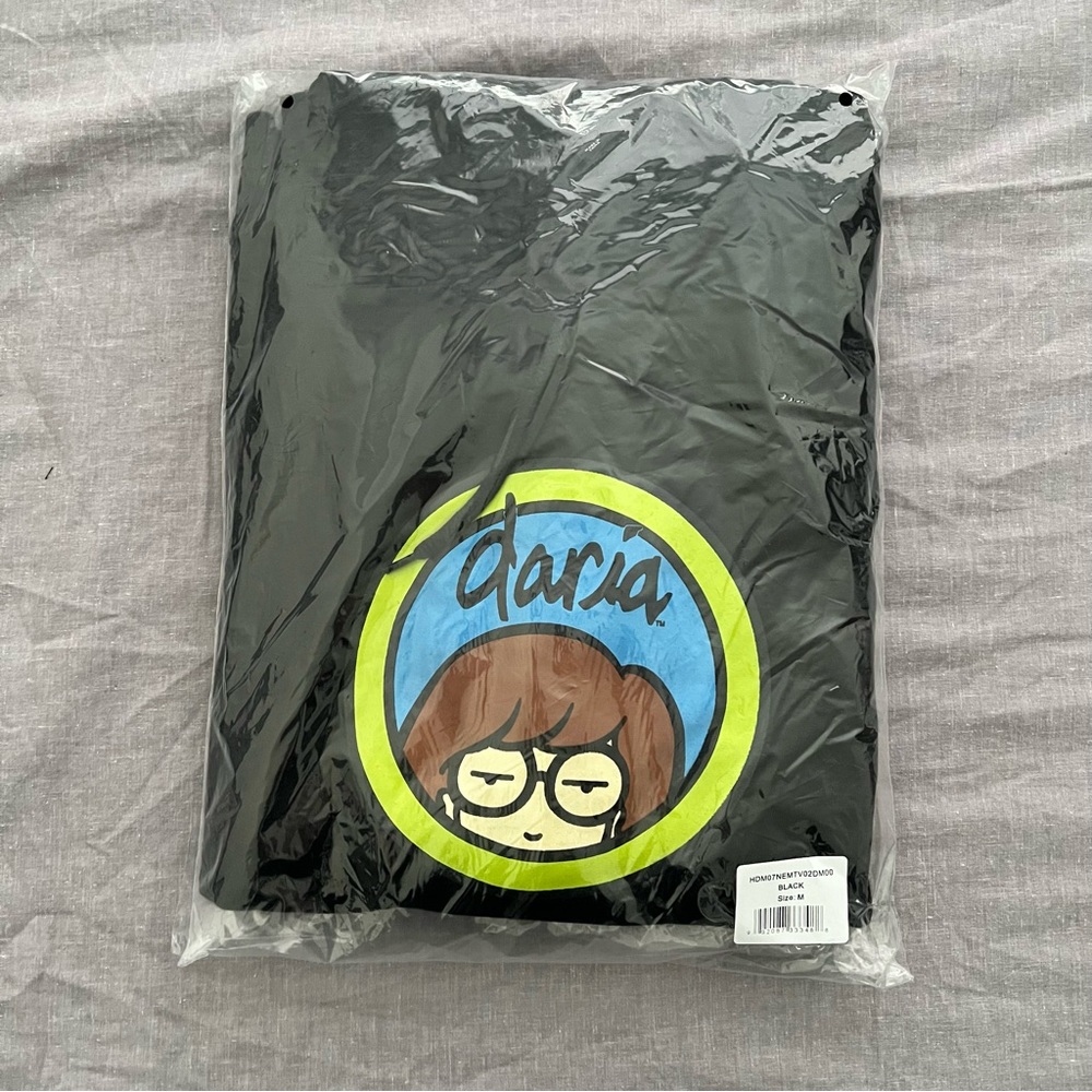NWT MTV DARIA Hooded Sweatshirt Adult Medium Her Universe 90s